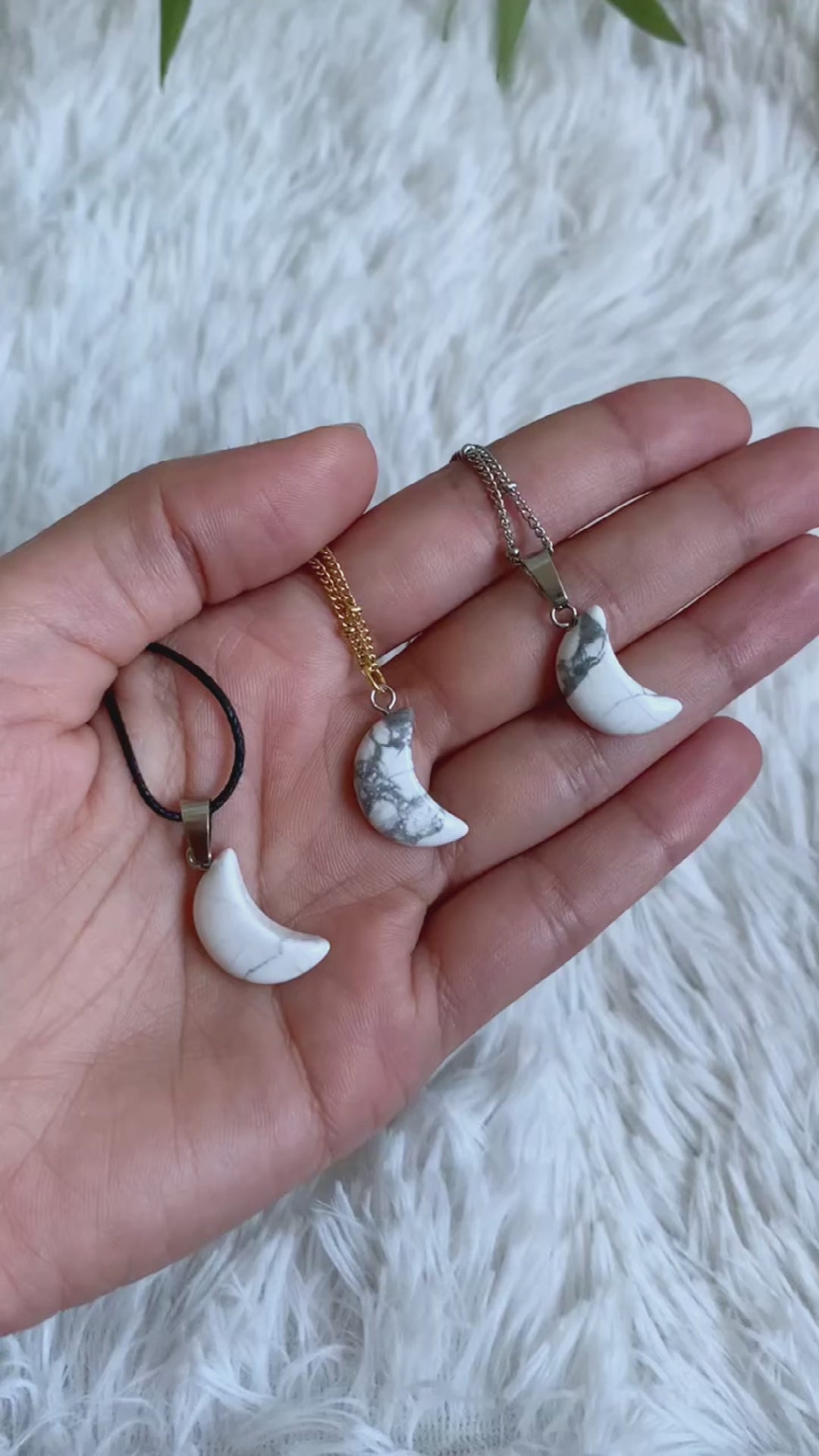 Video Magnesit Mond Anhänger - SoulGlow - Anhänger, Anhänger mit Öse, balance
