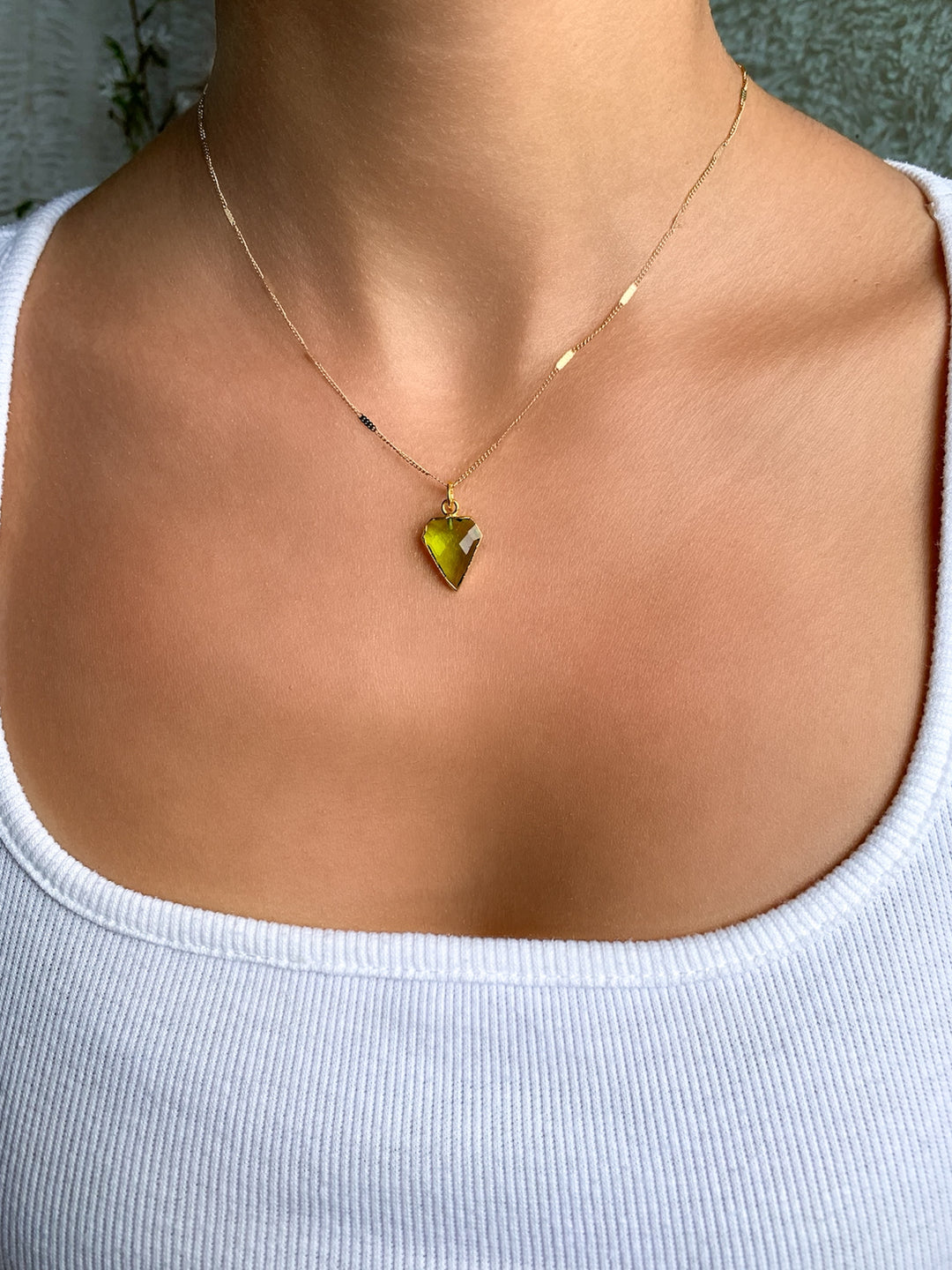 Peridot Anhänger Diamantform - versilbert oder vergoldet