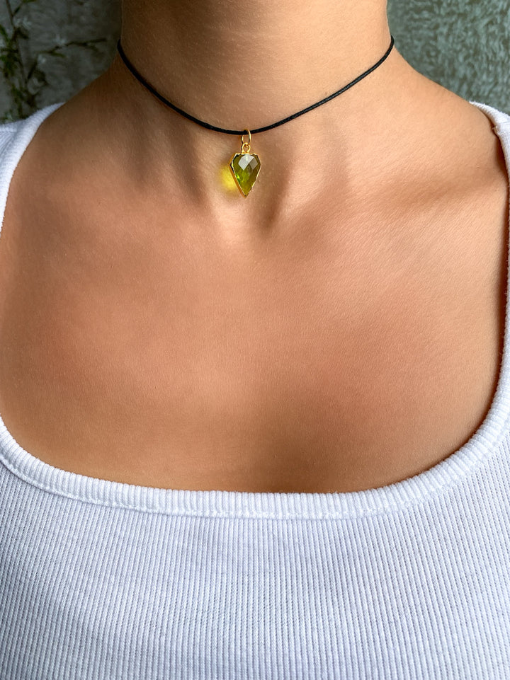 Peridot Anhänger Diamantform - versilbert oder vergoldet