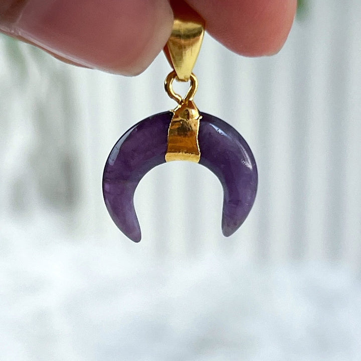 Amethyst Mond Anhänger mit vergoldeter Öse - SoulGlow - Amethyst, Anhänger mit Öse, balance