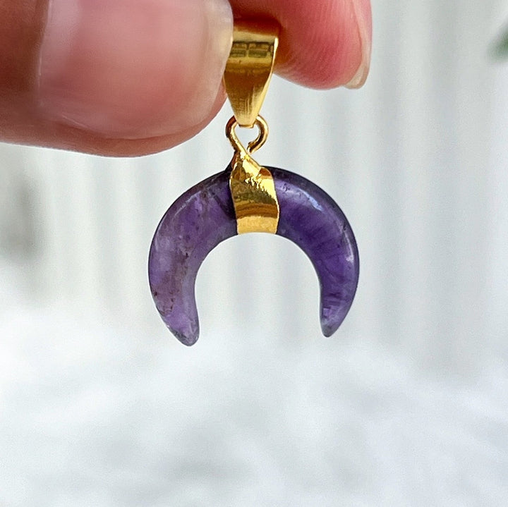 Amethyst Mond Anhänger mit vergoldeter Öse - SoulGlow - Amethyst, Anhänger mit Öse, balance