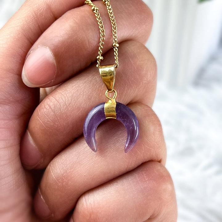 Amethyst Mond Anhänger mit vergoldeter Öse - SoulGlow - Amethyst, Anhänger mit Öse, balance