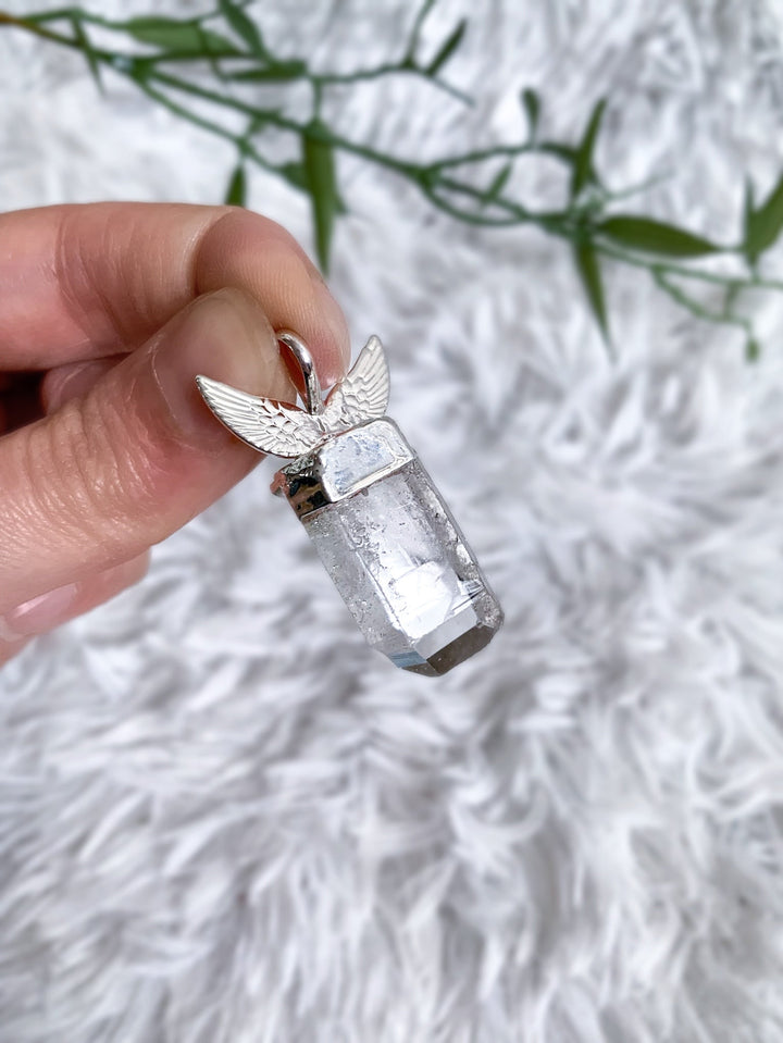 Bergkristall Anhänger mit Engelsflügeln - SoulGlow - 925er Silber, Anhänger mit Öse, Antrieb