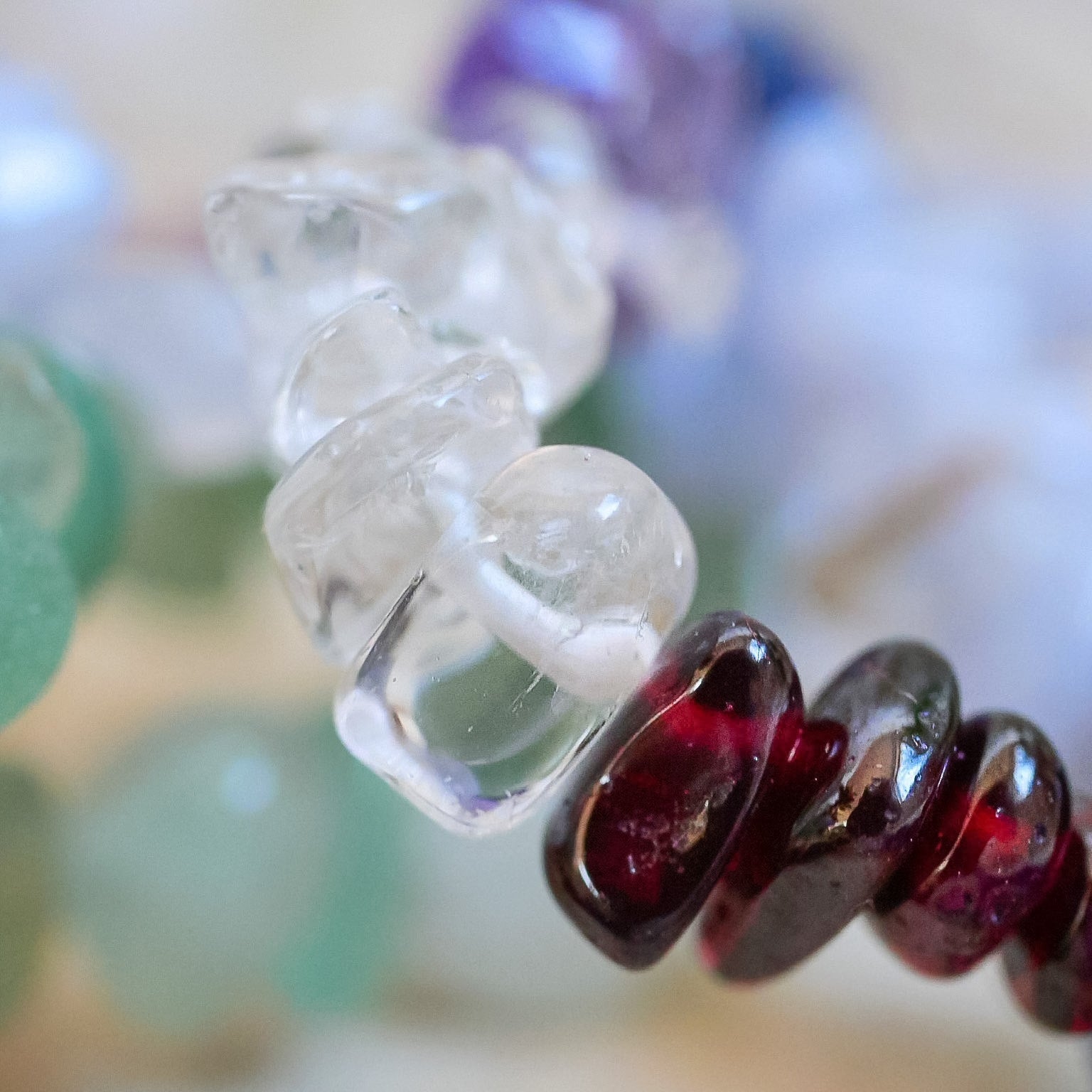 7 Chakra Armband Mit Unendlichkeitssymbol – Verstellbar, Gold, Mit Heilsteinen & Zirkonia