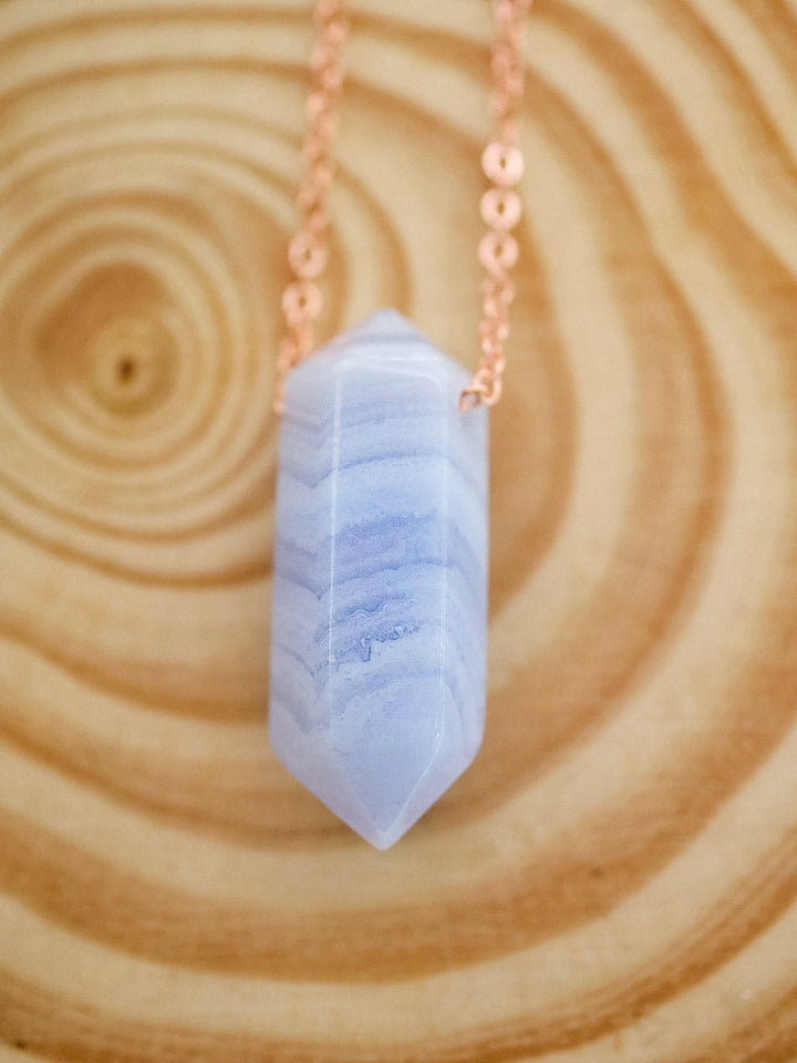 Chalcedon Spitze Anhänger - SoulGlow - Anhänger, balance, Baumwollband