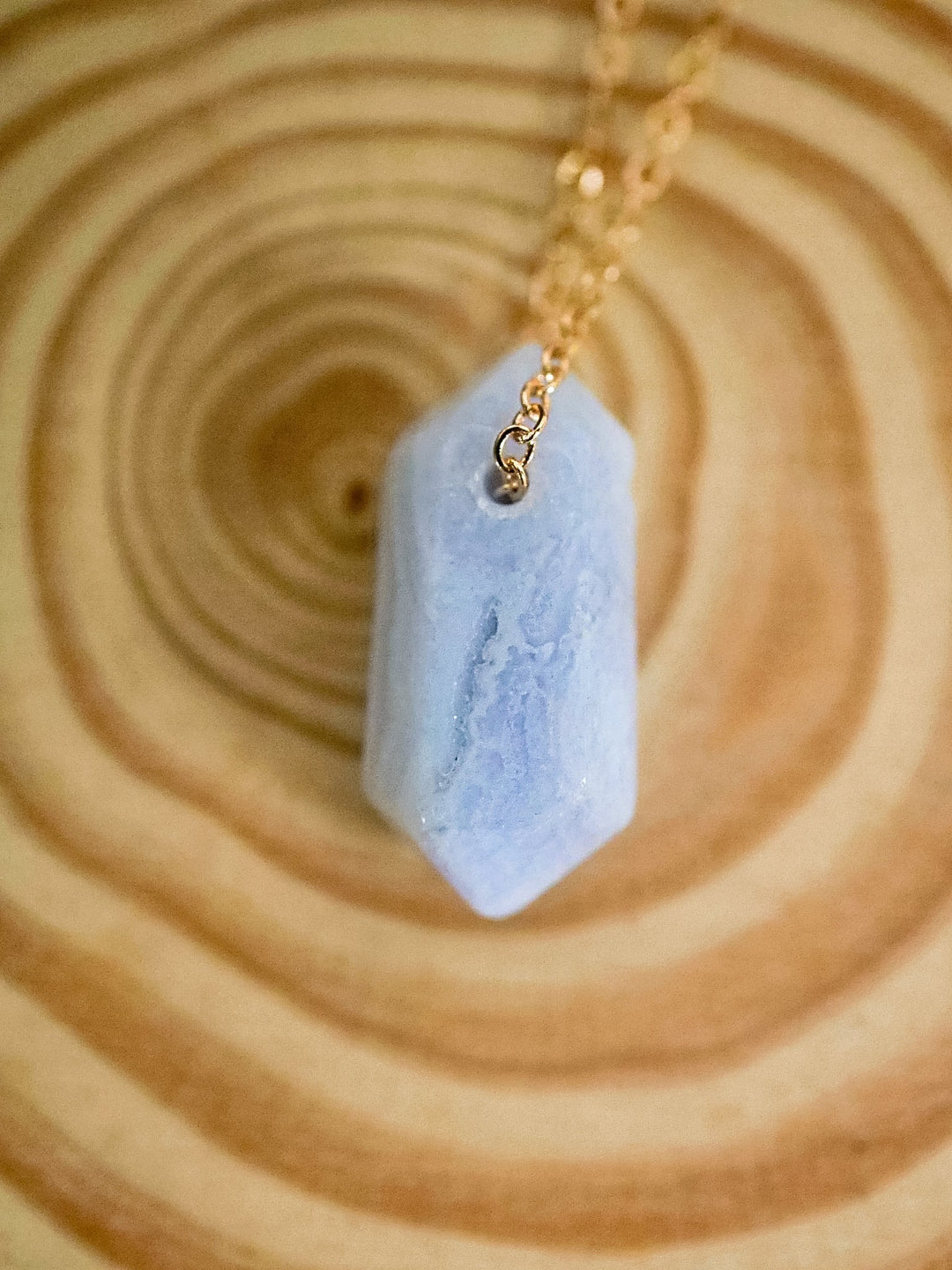 Chalcedon Spitze Anhänger - SoulGlow - Anhänger, balance, Baumwollband