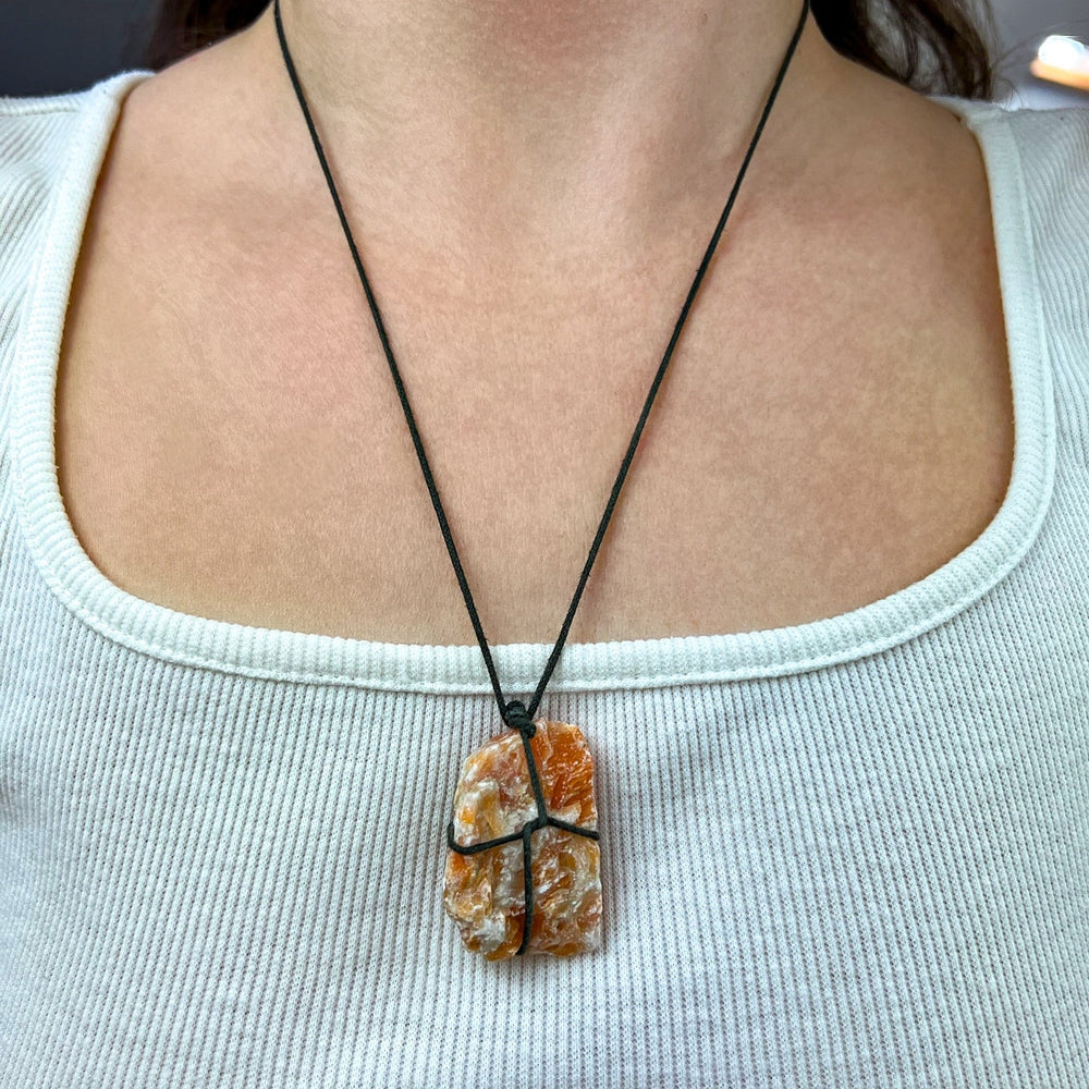 Feuercalcit Kette Unikat - SoulGlow - Anhänger, Feuercalcit, not - on - sale