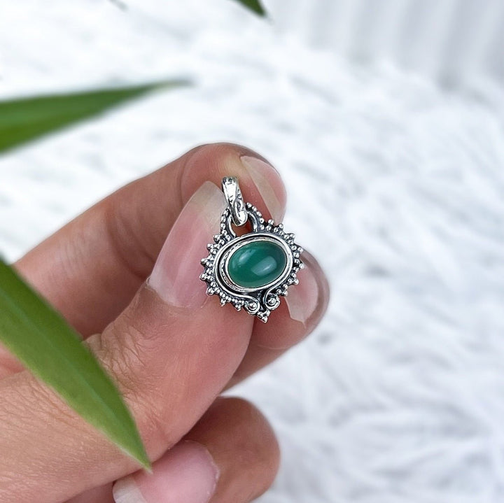 Grüner Chalcedon Boho Anhänger aus 925 Silber - SoulGlow - 925er Silber, Anhänger mit Öse, balance