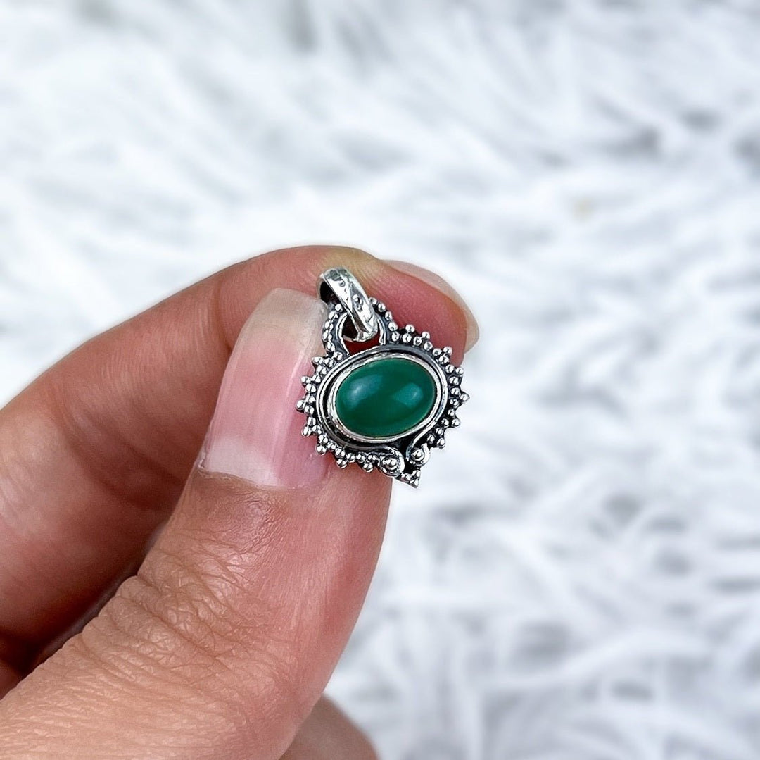 Grüner Chalcedon Boho Anhänger aus 925 Silber - SoulGlow - 925er Silber, Anhänger mit Öse, balance