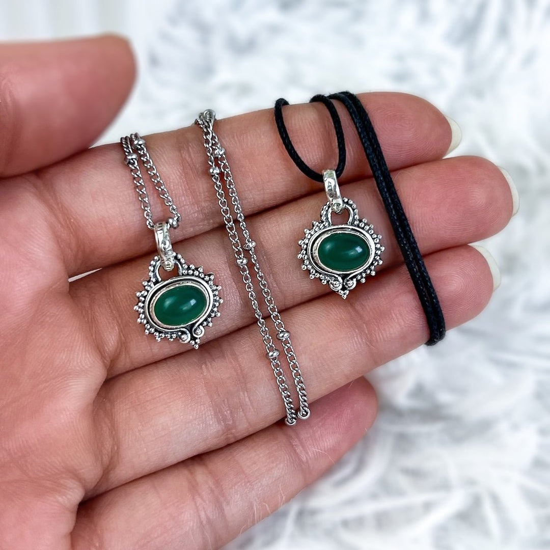 Grüner Chalcedon Boho Anhänger aus 925 Silber - SoulGlow - 925er Silber, Anhänger mit Öse, balance