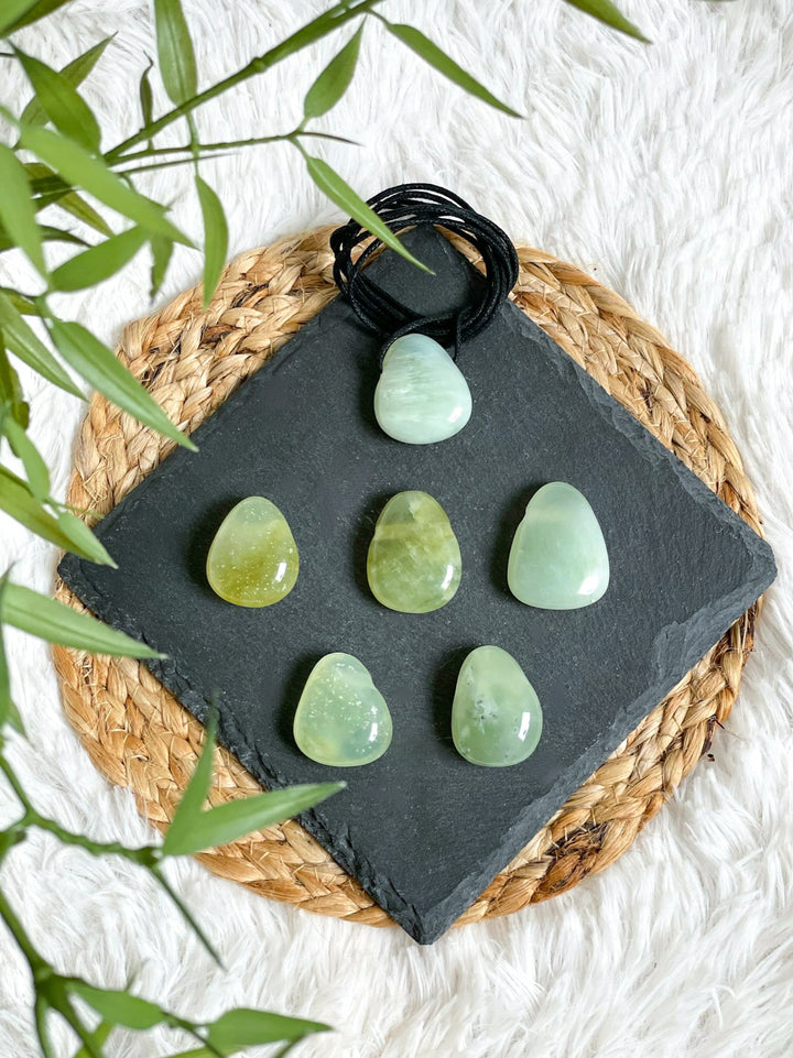 Jade Serpentin Anhänger - SoulGlow - Anhänger mit Bohrung, balance, grün