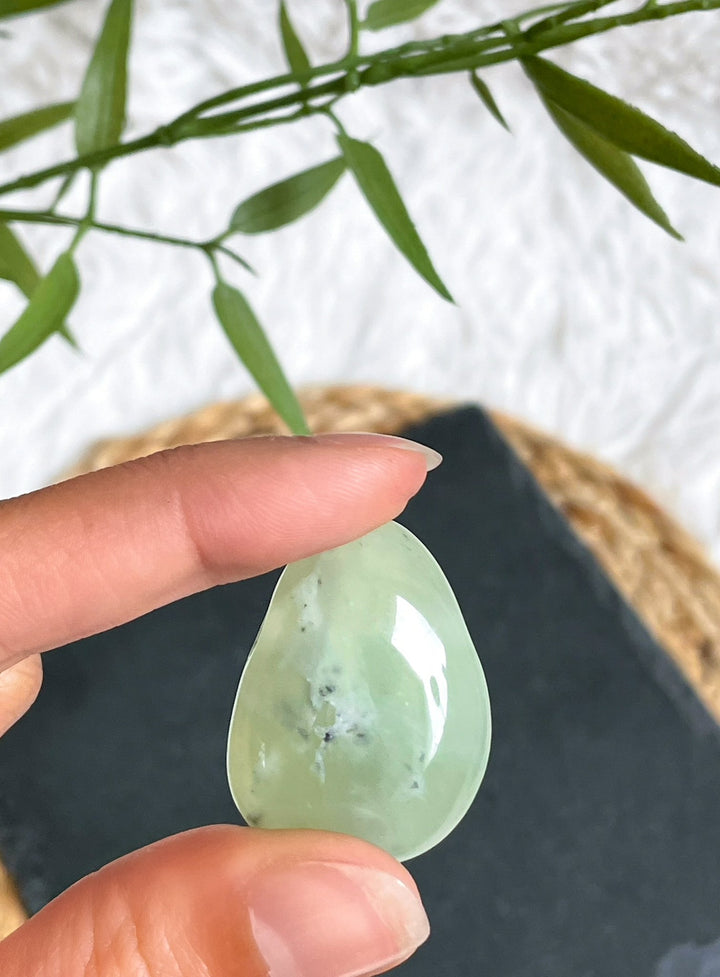 Jade Serpentin Anhänger - SoulGlow - Anhänger mit Bohrung, balance, grün