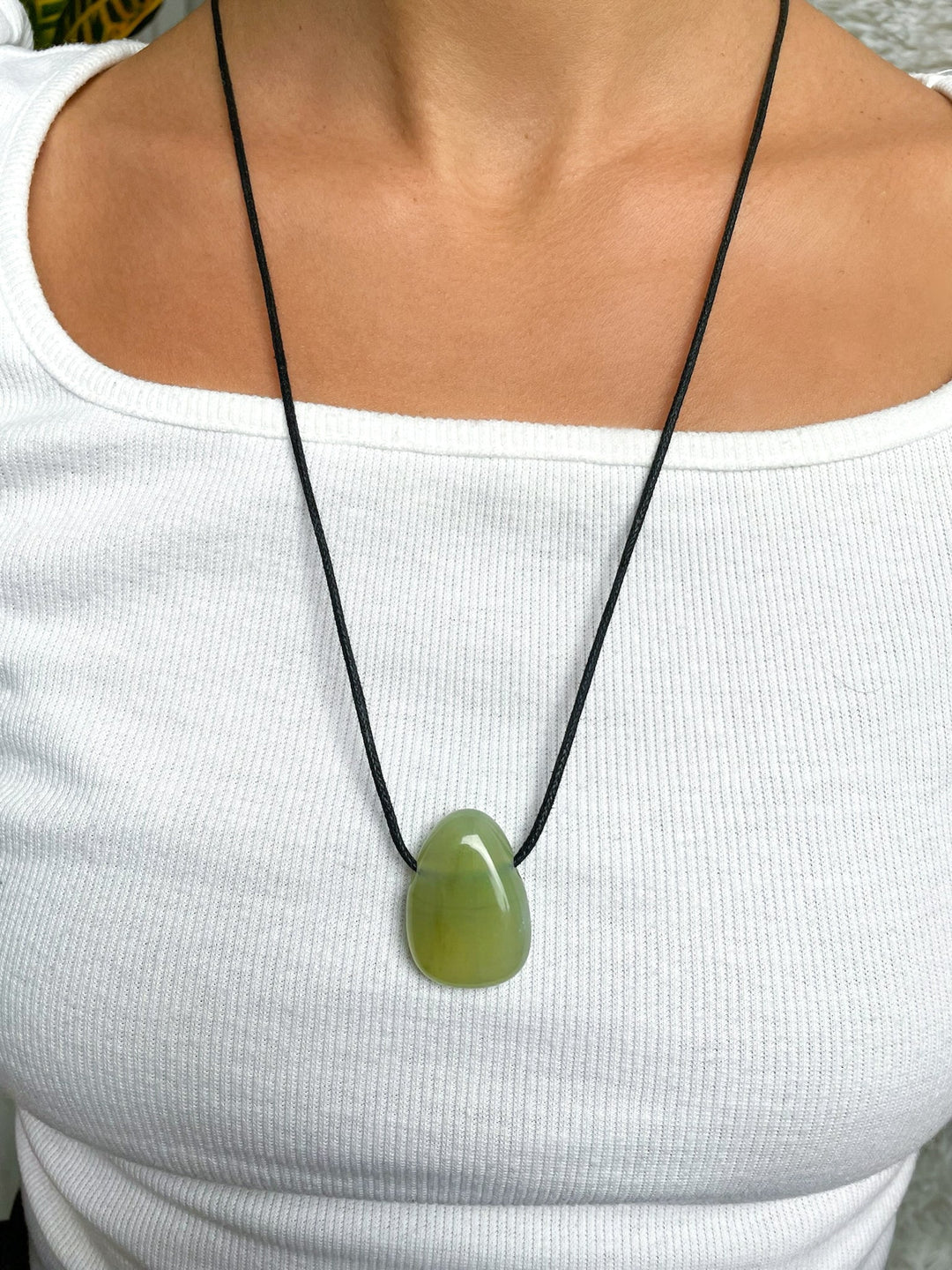 Jade Serpentin Anhänger - SoulGlow - Anhänger mit Bohrung, balance, grün