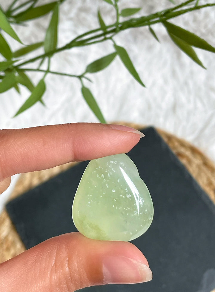 Jade Serpentin Anhänger - SoulGlow - Anhänger mit Bohrung, balance, grün
