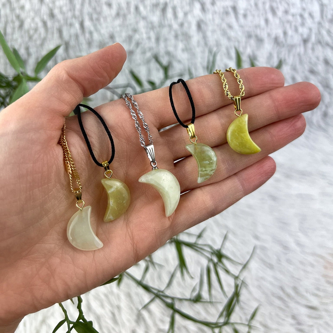Jade Serpentin Mond Anhänger | Unikate - SoulGlow - Anhänger, Anhänger mit Öse, balance