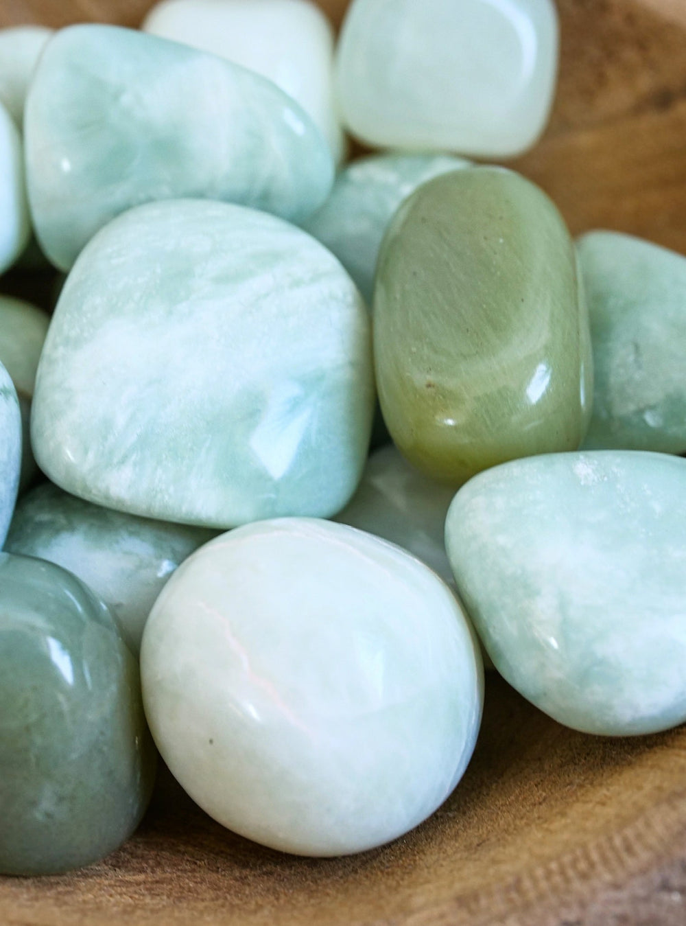Jade Serpentin Trommelsteine - SoulGlow - balance, Getrommelte Heilsteine, grün