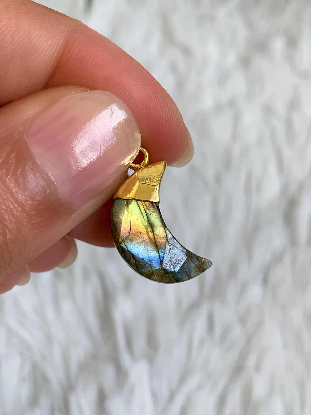 Labradorit Mond Anhänger mit vergoldeter 925 Silberöse - SoulGlow - Anhänger mit Öse, balance, Goldkette