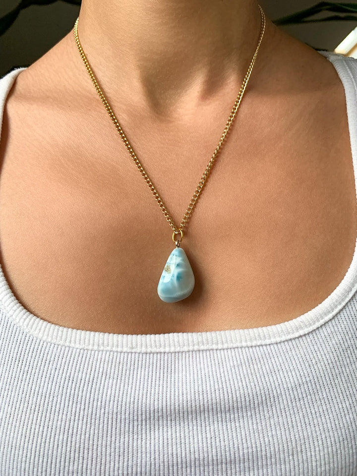 Larimar Trommelstein Anhänger - SoulGlow - Anhänger mit Öse, balance, Baumwollband