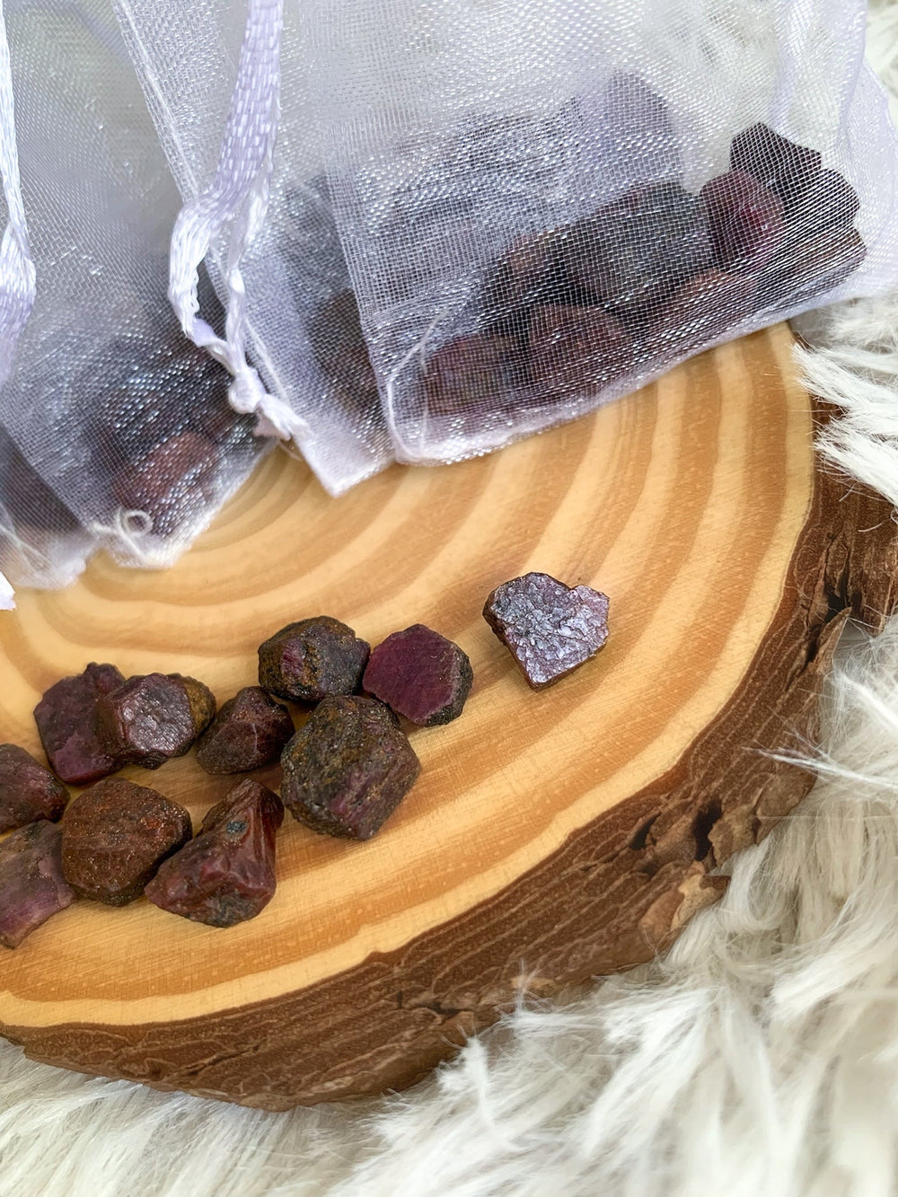 Mini Rubin Rohkristalle - 10g Säckchen - SoulGlow - Energie, Energie & Vitalität, Heilstein