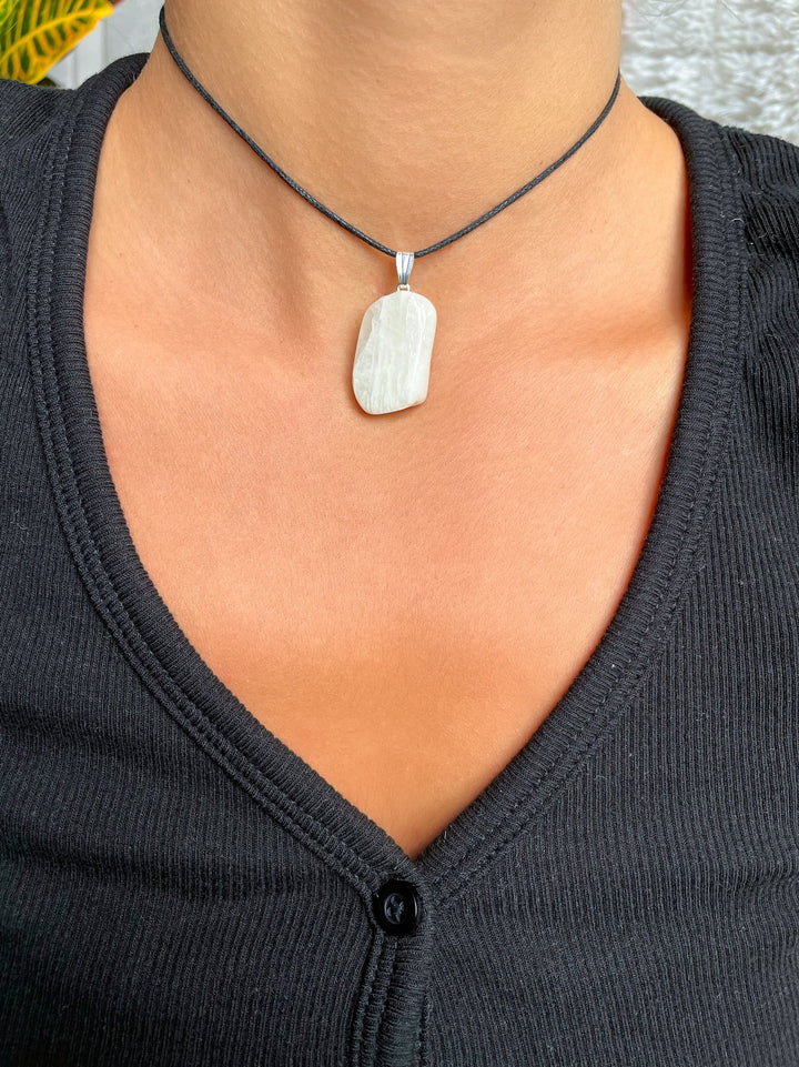 Mondstein Anhänger - SoulGlow - Anhänger mit Öse, balance, Intuition & Spiritualität
