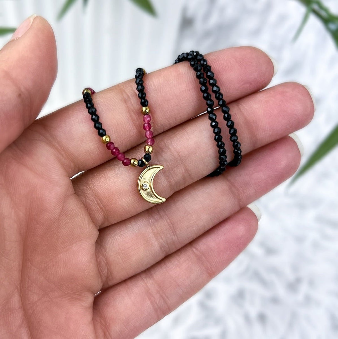 Obsidian & Granat Choker mit vergoldetem Mond - SoulGlow - Anhänger mit Öse, balance, choker