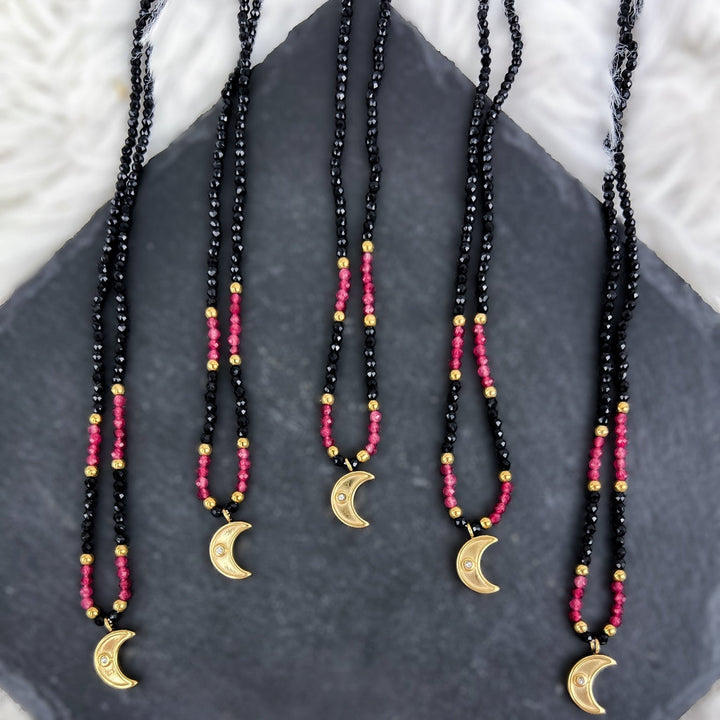 Obsidian & Granat Choker mit vergoldetem Mond - SoulGlow - Anhänger mit Öse, balance, choker