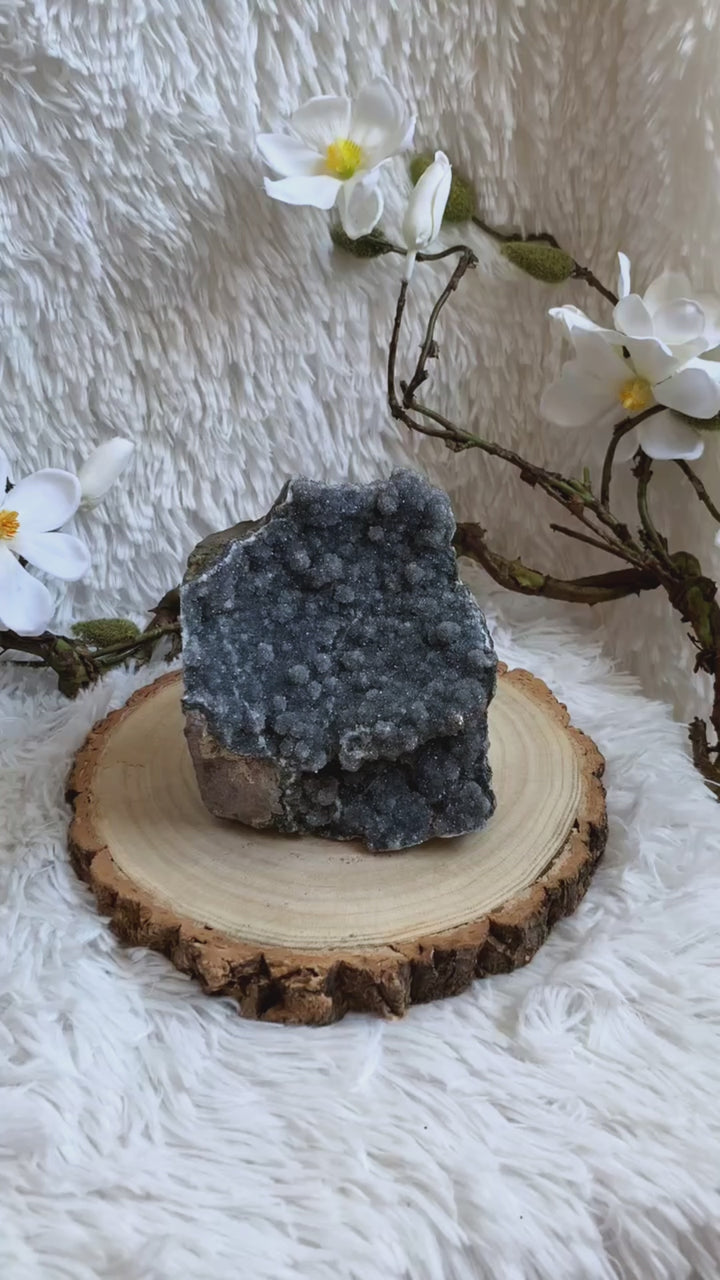 Die blaue Amethyst Edelstein Geode. Unikat hier im Video.