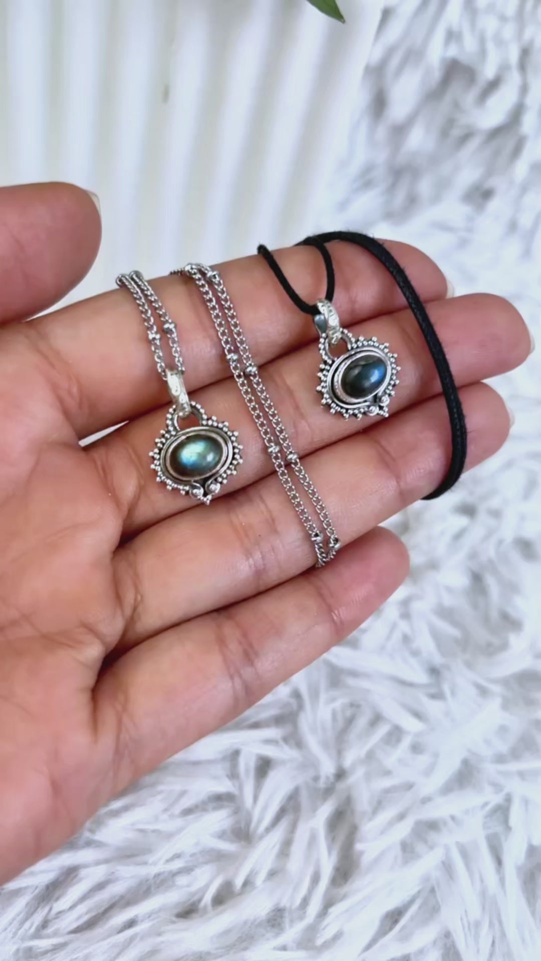 Video Labradorit Boho Anhänger aus 925 Silber