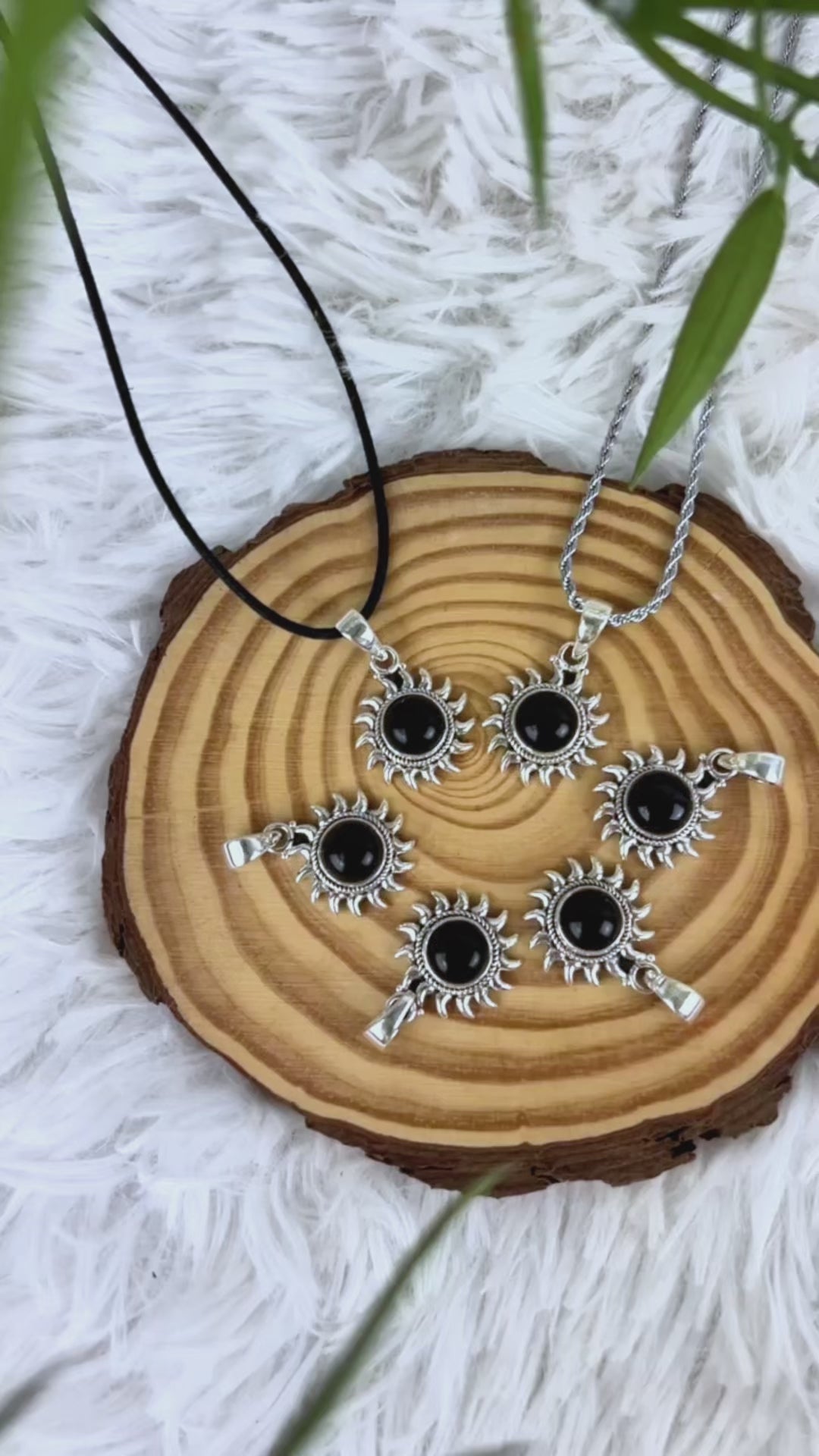 Video Onyx Sonnenanhänger 925 Silber mit Baumwollband oder Edelstahlkette