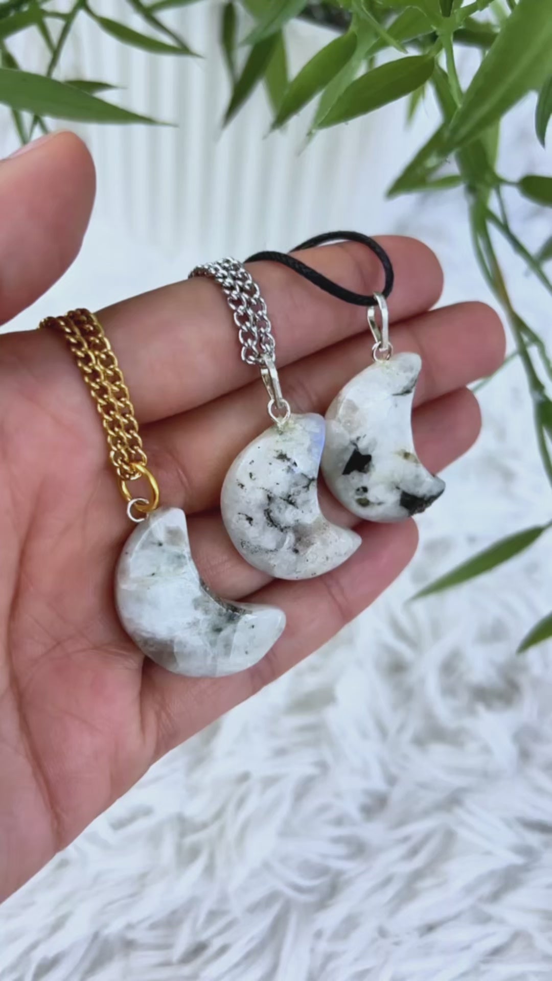 Video Mondstein Mond Anhänger - SoulGlow - Anhänger mit Öse, balance, Goldkette