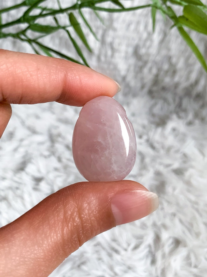 Rosenquarz Anhänger Oval - SoulGlow - Anhänger, balance, Baumwollband