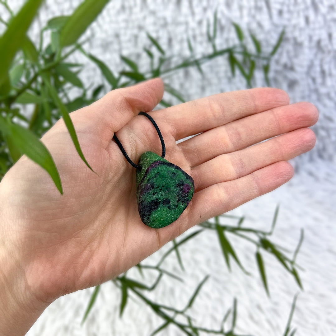 Rubin Zoisit Anhänger | Unikat - SoulGlow - Anhänger, Energie, grün