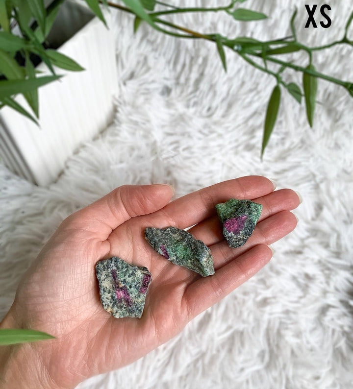 Rubin Zoisit Rohstein - SoulGlow - Energie, grün, Kristall