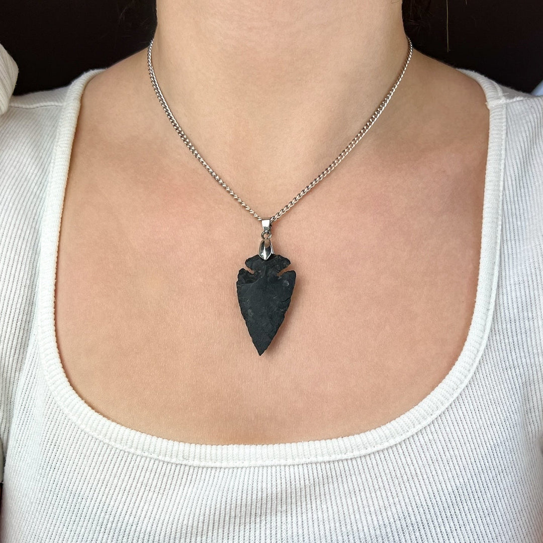 Schwarzer Jaspis Spitzen Anhänger - SoulGlow - Anhänger mit Öse, balance, bunt