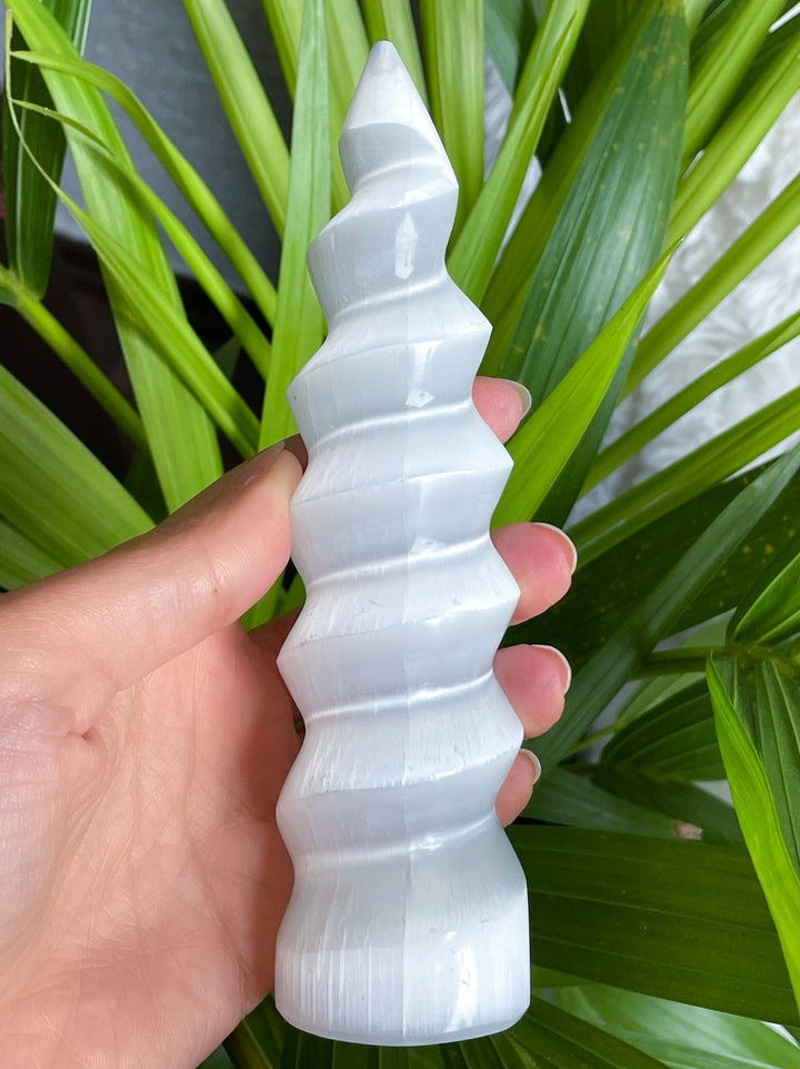 Selenit Turm Spirale - SoulGlow - balance, geschliffene Form, Kristall