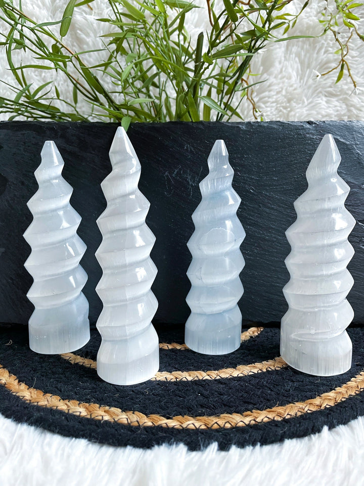 Selenit Turm Spirale - SoulGlow - balance, geschliffene Form, Kristall