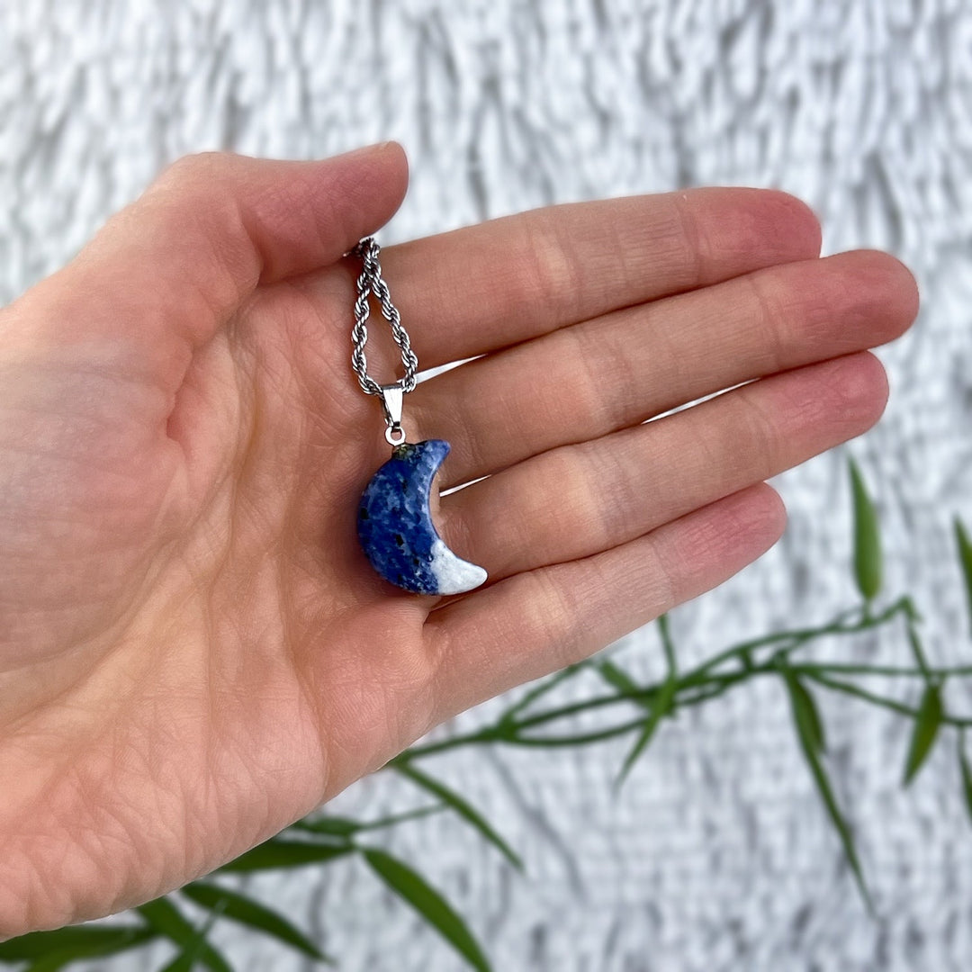 Sodalith Mond Anhänger - Unikat - SoulGlow - Anhänger, Anhänger mit Öse, balance
