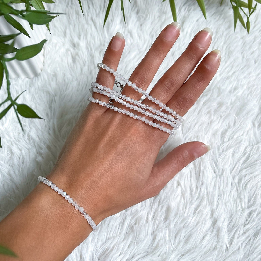 Weißer Labradorit Armband mit 925er Silber - SoulGlow - 925er Silber, Armband, Facettiertes Armband