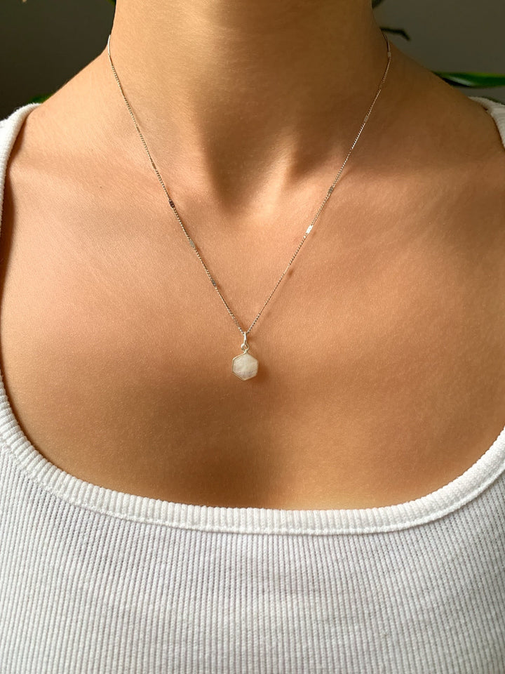 Weißer Labradorit Hexagon Anhänger Silber - SoulGlow - Anhänger mit Öse, balance, Hexagon